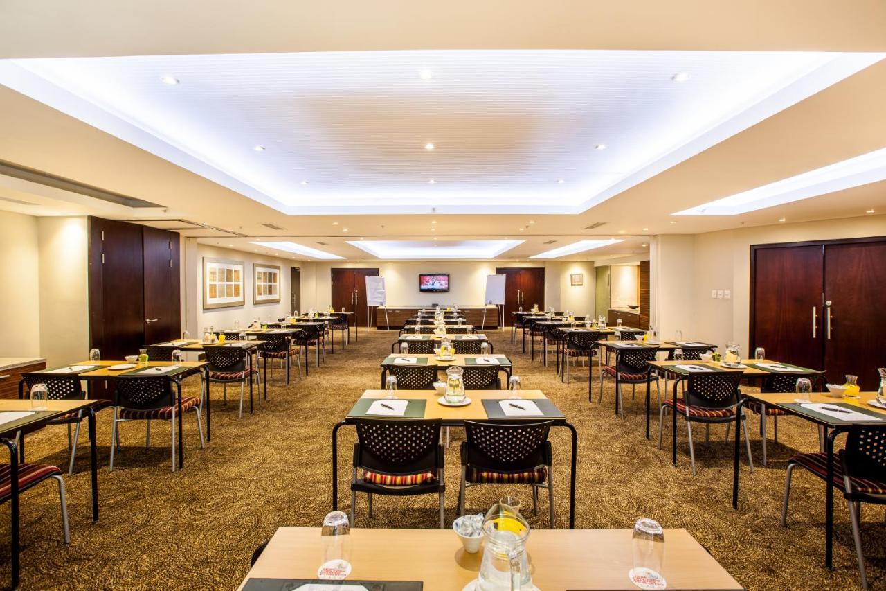 City Lodge Hotel At Or Tambo International Airport Kempton Park Eksteriør billede