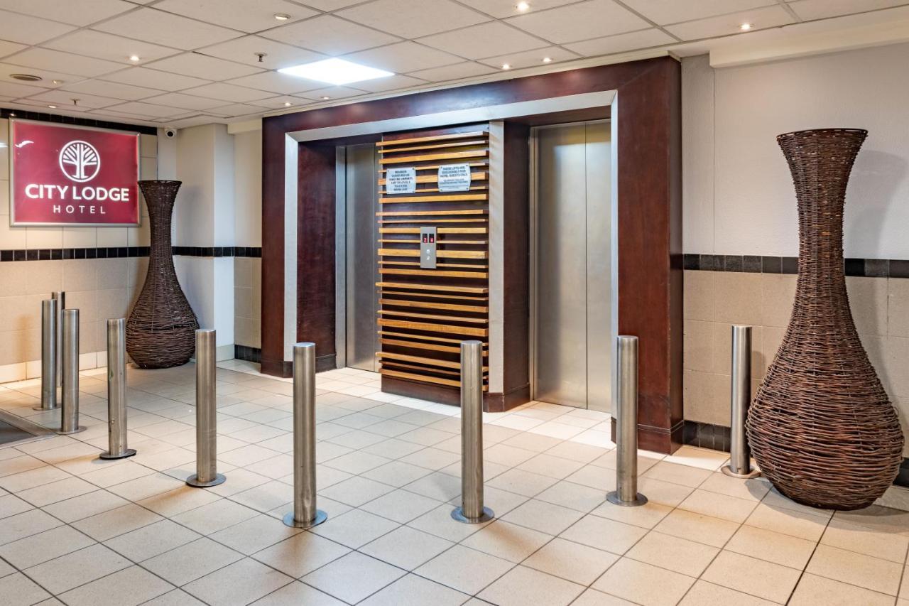 City Lodge Hotel At Or Tambo International Airport Kempton Park Eksteriør billede